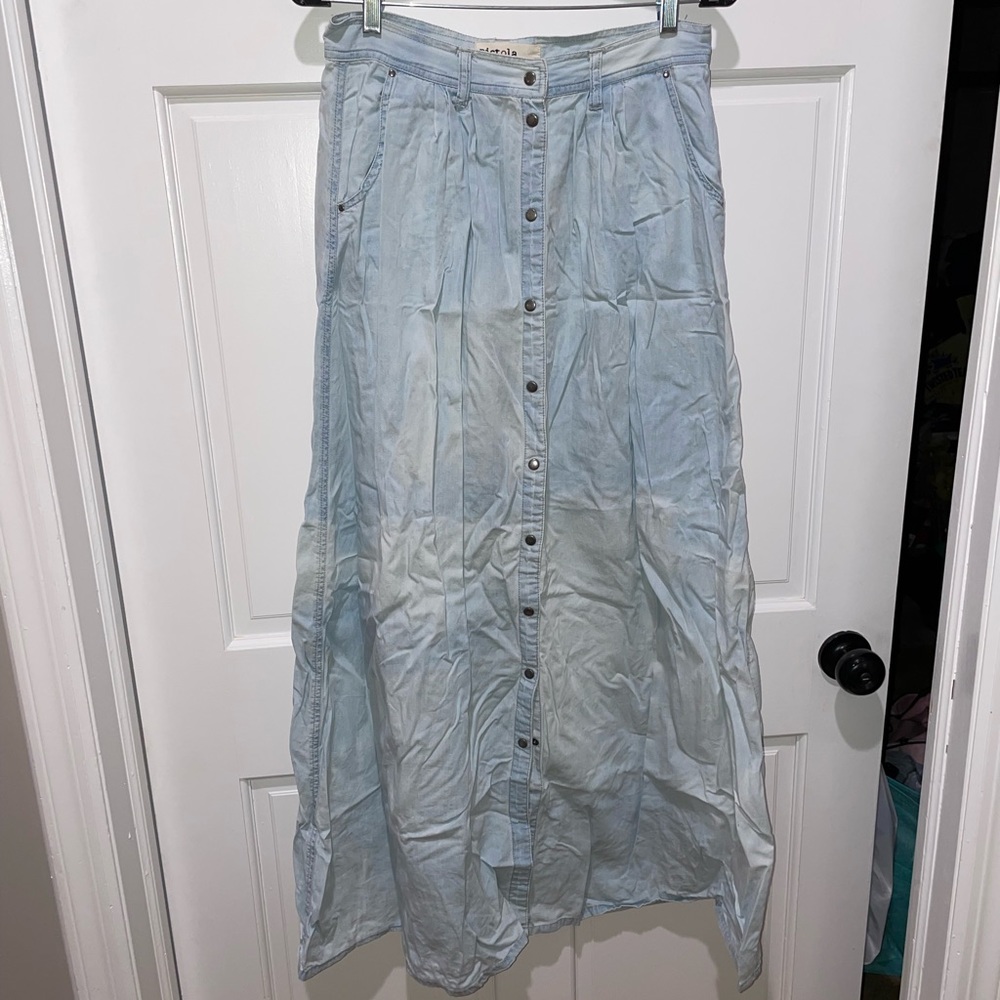 Lulu’s Chambray Maci Skirt, Size Medium